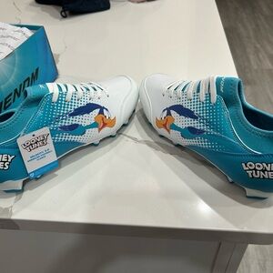 phenom looney tunes cleats size 7 NWT Velocity 3.0 American Football Cleats